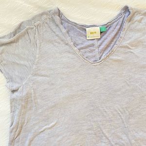 Anthropologie+ baby style t 2x v neck